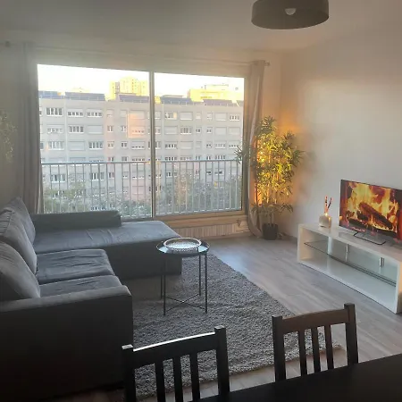 2 Bedroom In Middle Of Lägenhet Paris